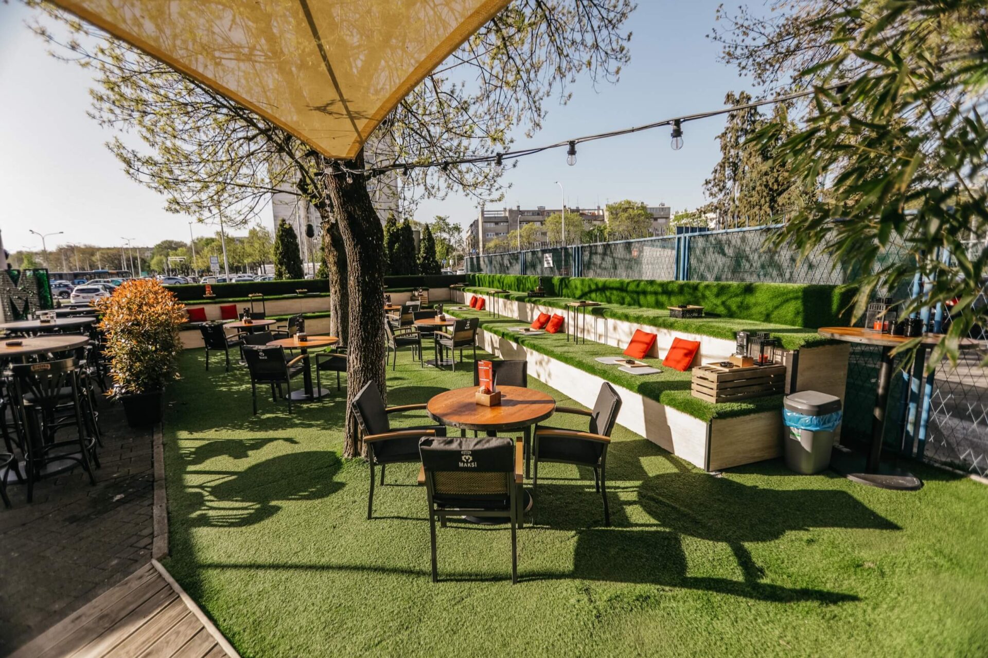 Kontakt - Ožujsko Pub Maksi