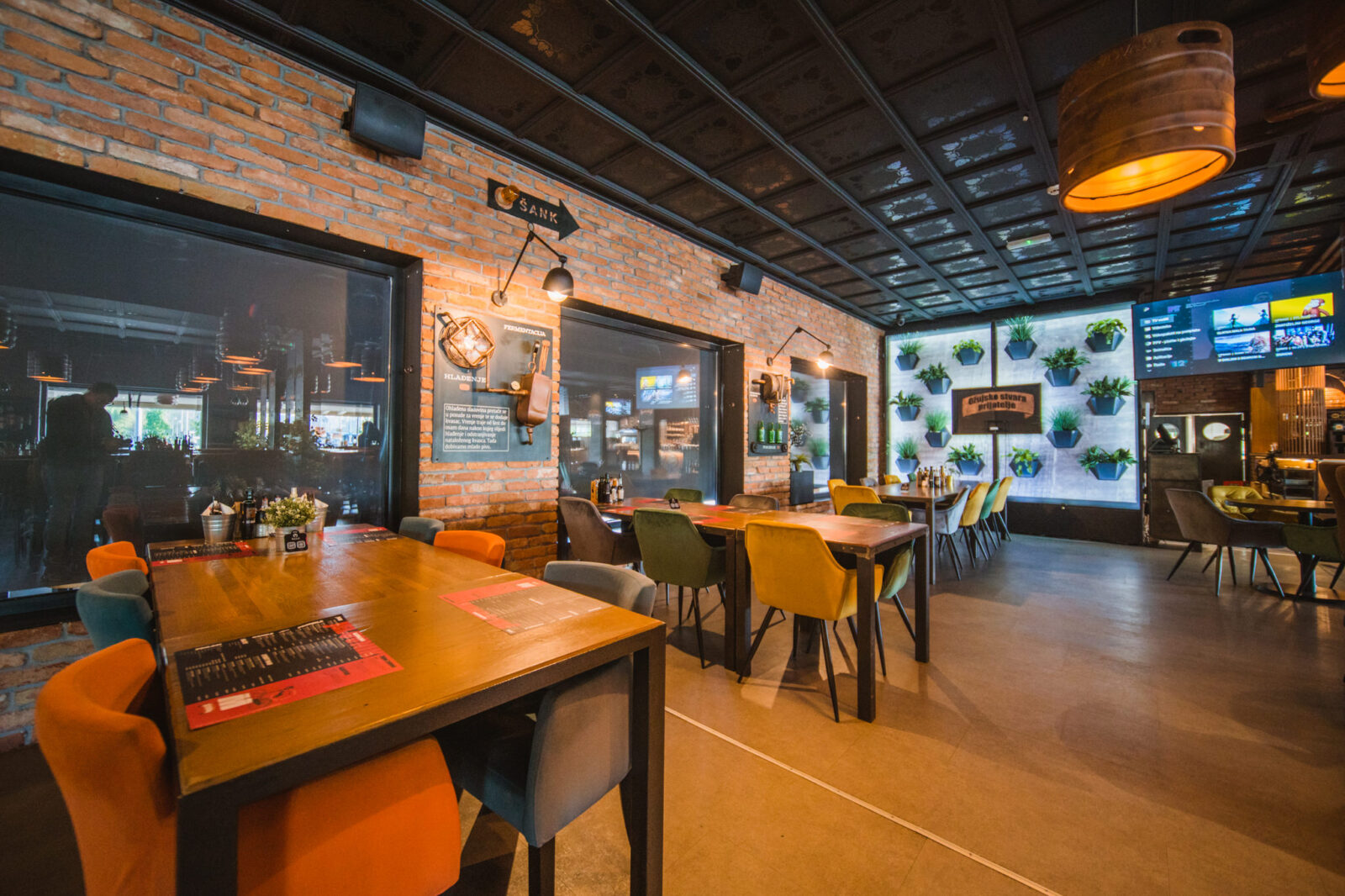 Galerija 24 - Ožujsko Pub Maksi